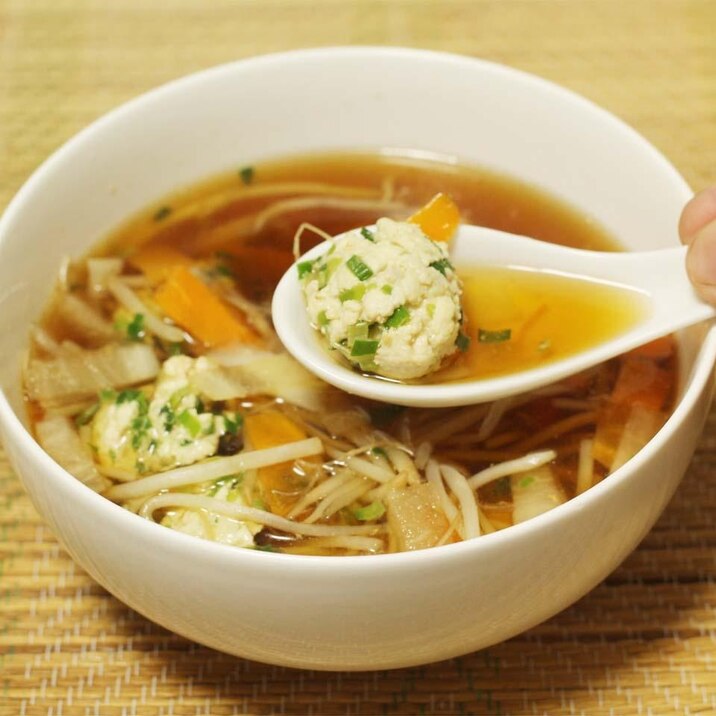 爽やかで栄養バランスも◎「ニラ鶏団子スープ」